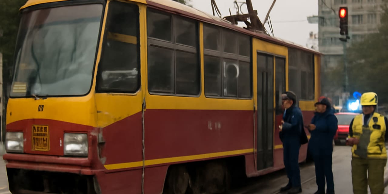Wykolejenie tramwaju w centrum Łodzi. Dwie osoby ranne