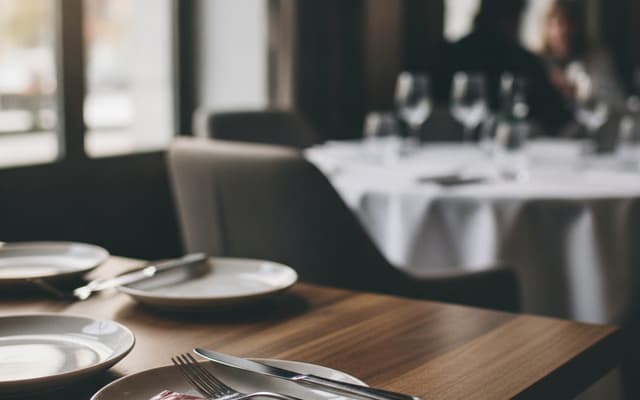 Bruksela ogranicza plastik w gastronomii. Znikną saszetki z ketchupem i przyprawami